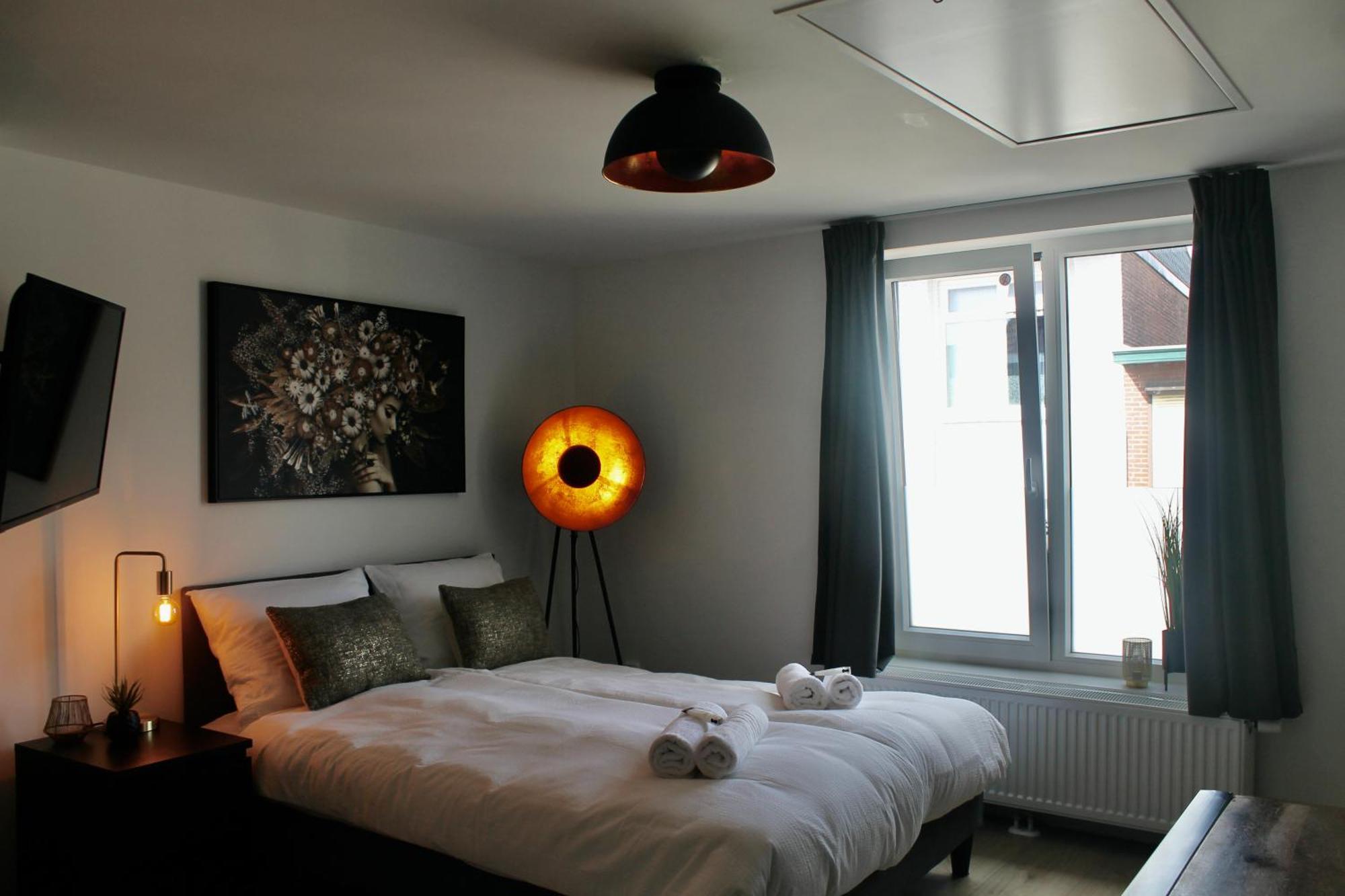 B&K Urban City Suites Tilburgo Exterior foto