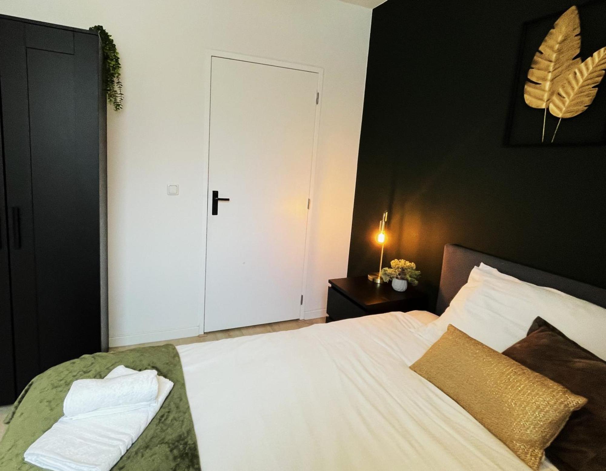 B&K Urban City Suites Tilburgo Exterior foto