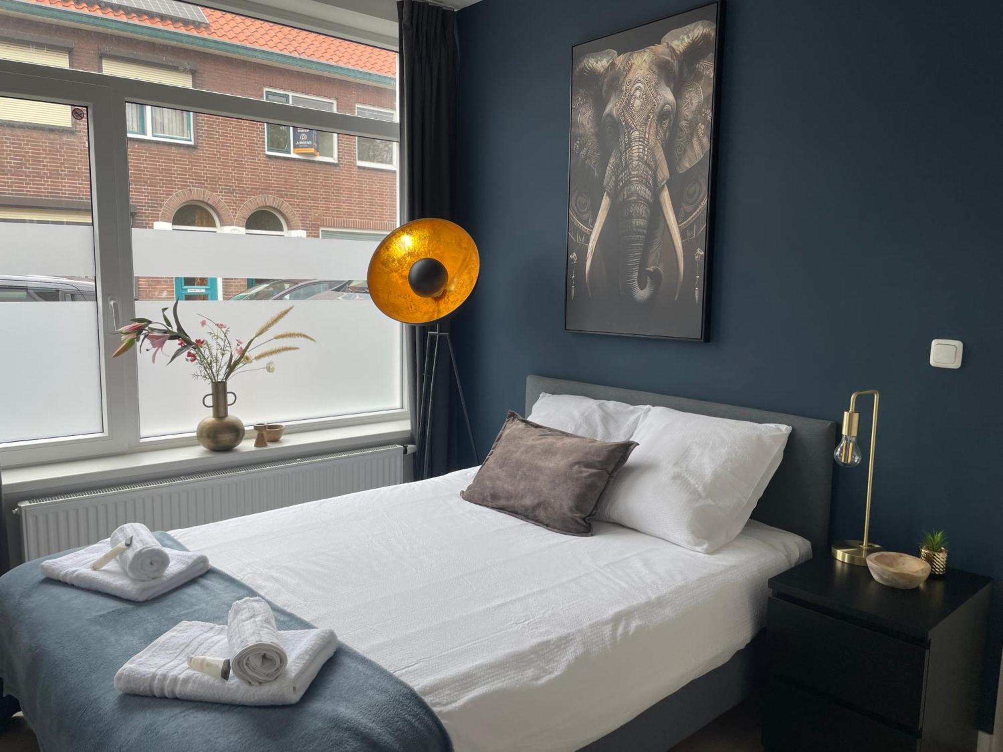 B&K Urban City Suites Tilburgo Exterior foto